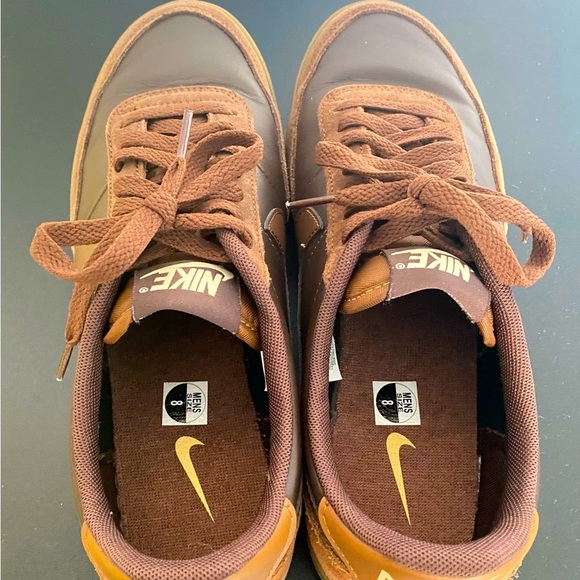 Men’s Nike Chocolate Killshot Sneakers - Picture 4 of 5